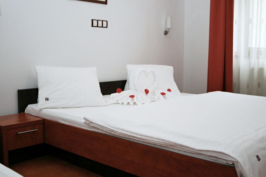 Garni Hotel Praha Trencianske Teplice Exterior photo