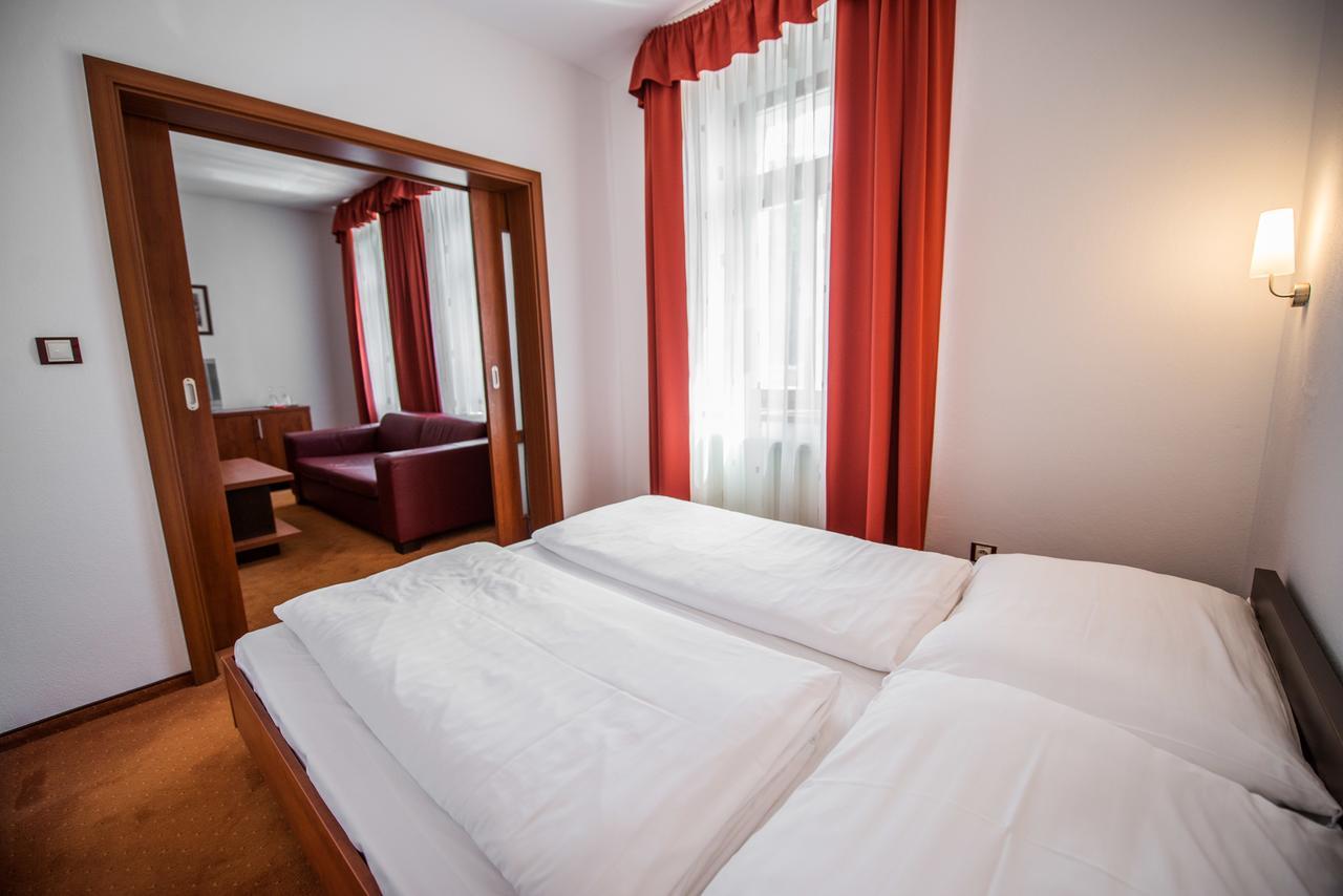 Garni Hotel Praha Trencianske Teplice Exterior photo